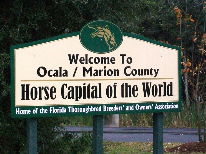 horse-capital-of-the-world-sign-2